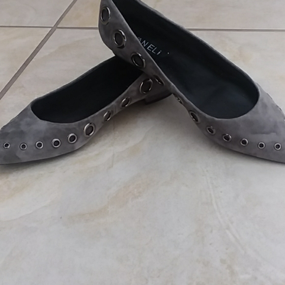 Vaneli women's grey suede flat 7.5 N - Picture 4 of 4